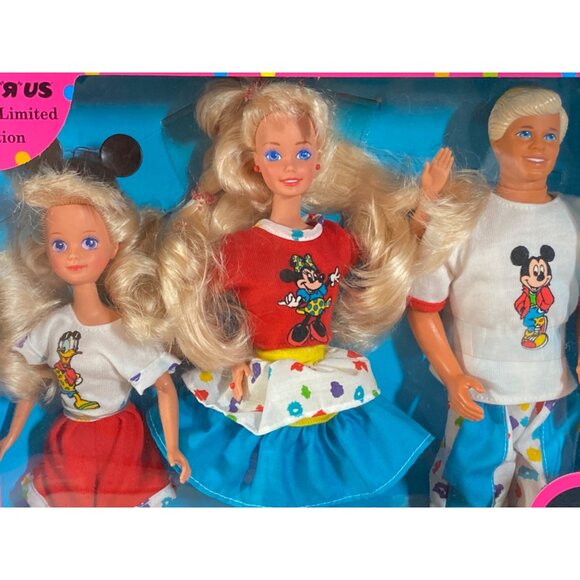 Barbie Friends Skipper Ken Gift Set Mattel 3177 Dressin Up Mickey Minnie Donald - Picture 2 of 12